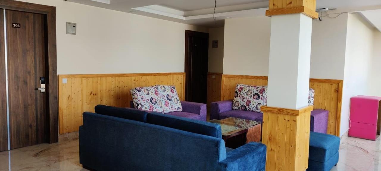 דהראדון Hotel Maira מראה חיצוני תמונה