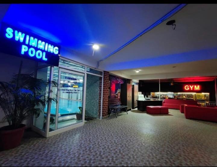 דהראדון Hotel Maira מראה חיצוני תמונה