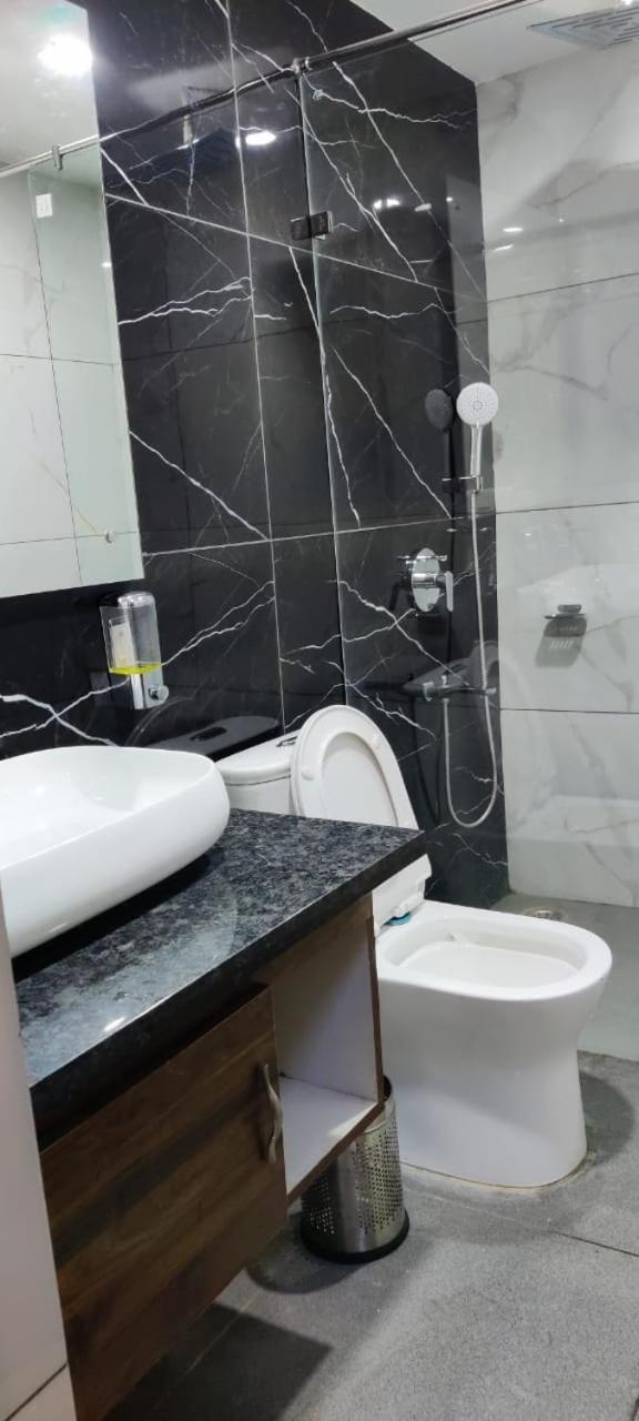 דהראדון Hotel Maira מראה חיצוני תמונה
